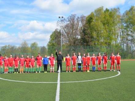 Dziewczęta z Gimnazjum w Strumieniu mistrzyniami powiatu w piłce nożnej